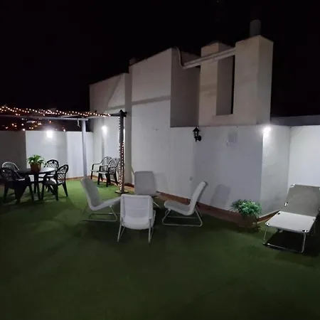Atico Mediterraneo Con Terraza Y Solarium En El Centro Y A Un Paso Del Mar En Apartmán